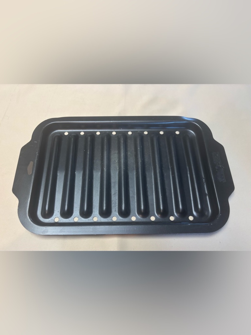 Nordic Ware Broiler Pan 16x10” - 1 Piece Only - Made in USA